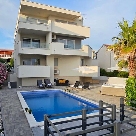 Apartments Pool Villa Aldura Novalja Exterior photo