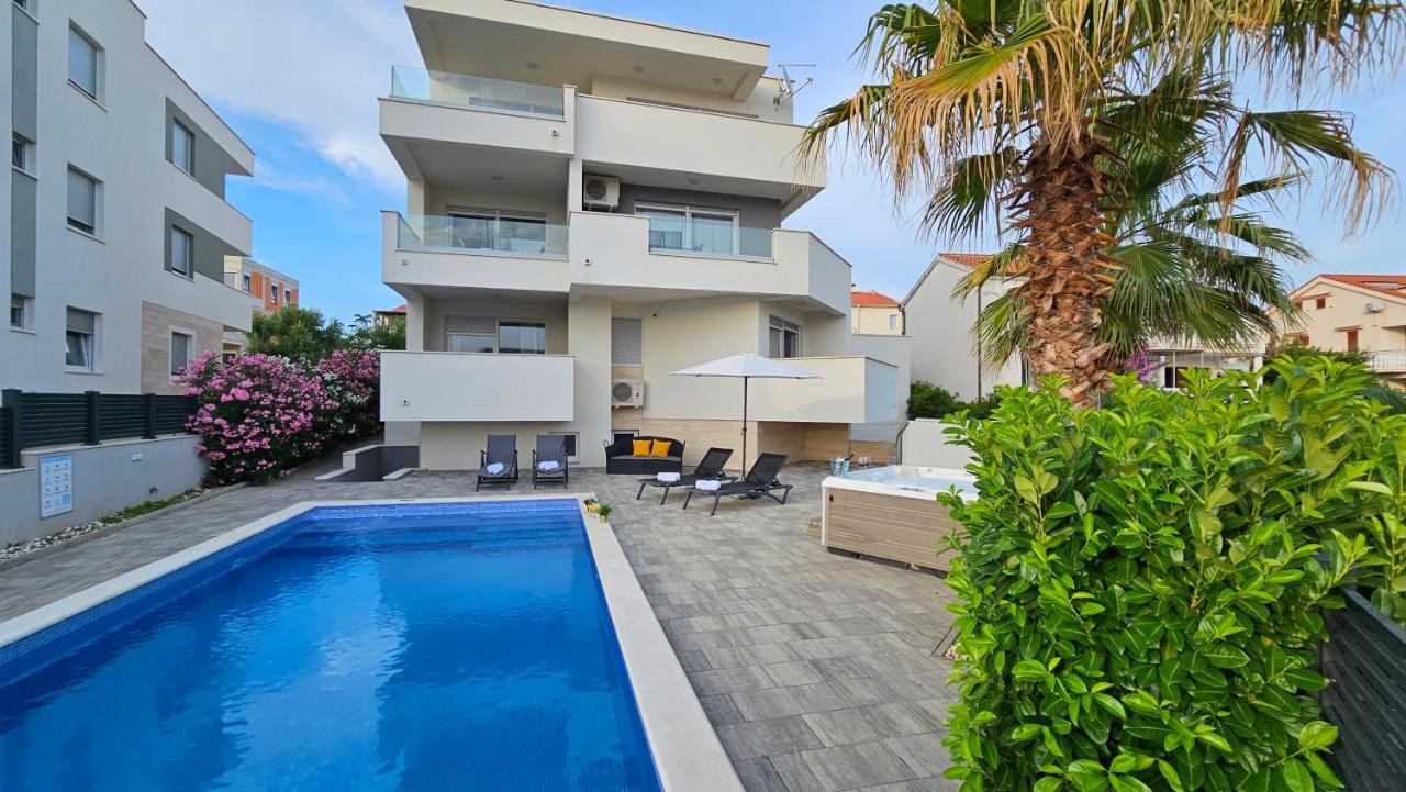 Apartments Pool Villa Aldura Novalja Exterior photo